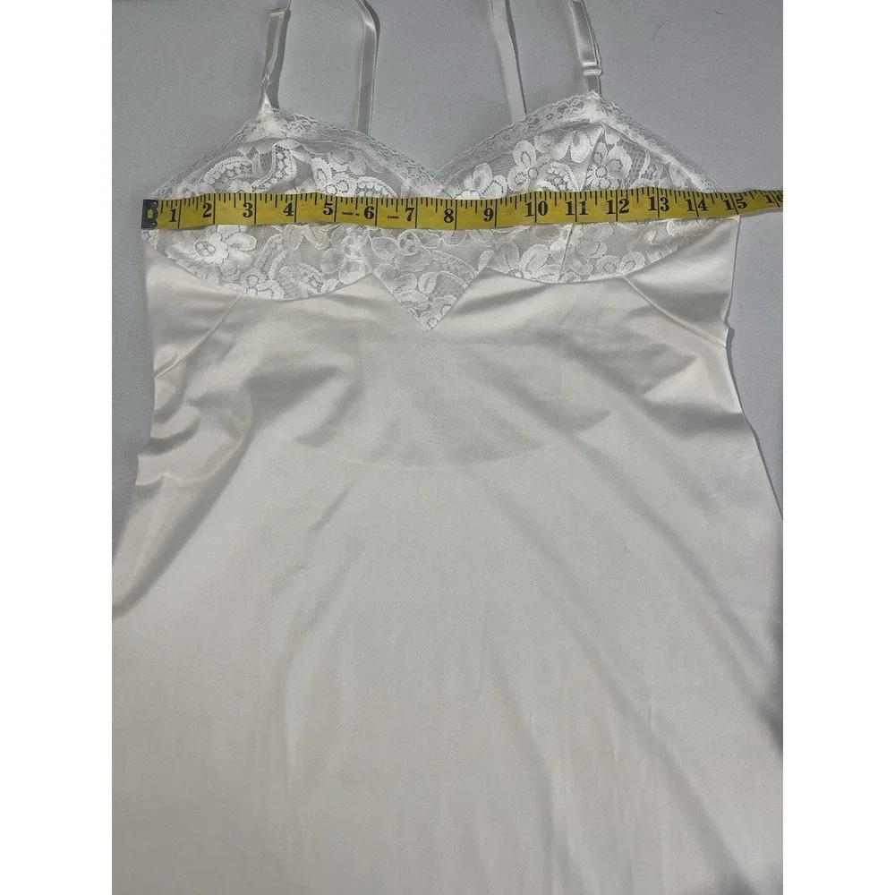 Vintage New Vanity Fair Lace Trim Ivory Antron III Full Slip Sz 32